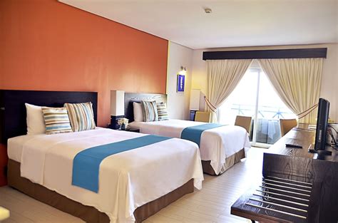 thunderbird la union room rates.